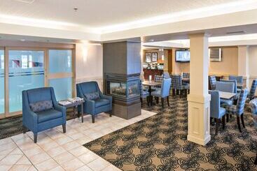 هتل Holiday Inn Express Red Deer, An Ihg