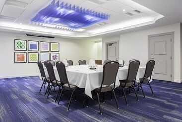 בית מלון כפרי Holiday Inn Express & Suites Mississauga Toronto Southwest, An Ihg