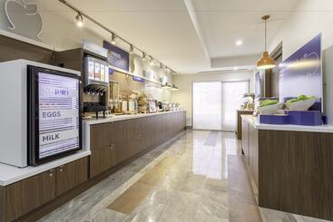 בית מלון כפרי Holiday Inn Express & Suites Mississauga Toronto Southwest, An Ihg