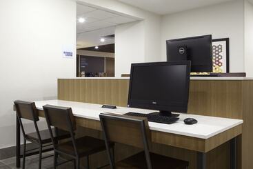 בית מלון כפרי Holiday Inn Express & Suites Mississauga Toronto Southwest, An Ihg