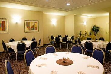هتل Holiday Inn Express & Suites Regina South, An Ihg