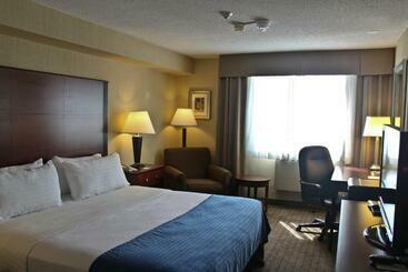 هتل Holiday Inn & Suites Winnipeg Downtown, An Ihg
