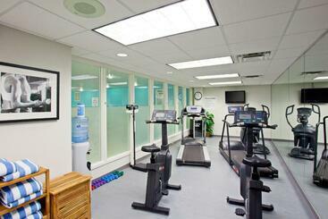 هتل Holiday Inn & Suites Winnipeg Downtown, An Ihg