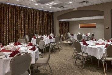 هتل Holiday Inn Winnipeg   Airport West, An Ihg