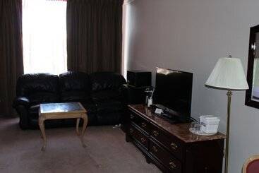 هتل Surestay Plus By Best Western Windsor