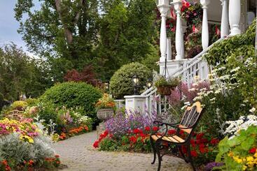 Huntingdon Hotel And Suites