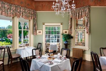 Huntingdon Hotel And Suites