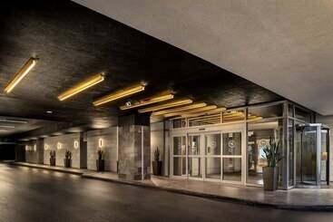 בית מלון כפרי Le Centre Sheraton Montreal