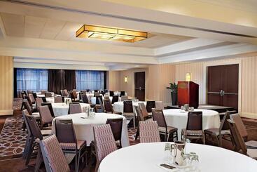 בית מלון כפרי Le Centre Sheraton Montreal