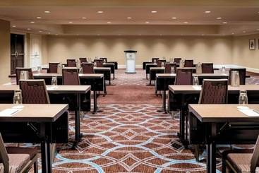 בית מלון כפרי Le Centre Sheraton Montreal
