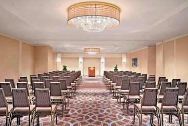 בית מלון כפרי Le Centre Sheraton Montreal