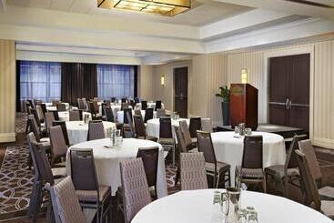 בית מלון כפרי Le Centre Sheraton Montreal
