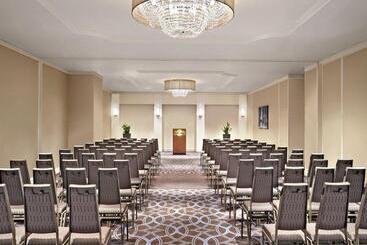בית מלון כפרי Le Centre Sheraton Montreal