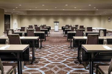 בית מלון כפרי Le Centre Sheraton Montreal