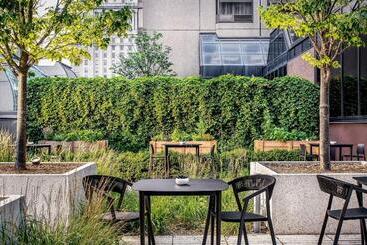 בית מלון כפרי Le Centre Sheraton Montreal