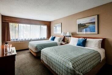 هتل Lobstick Lodge