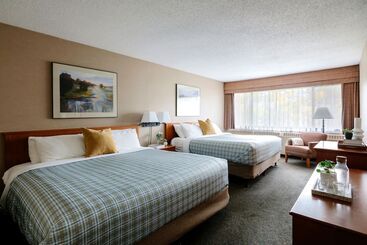هتل Lobstick Lodge