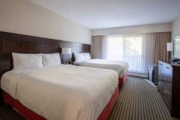 هتل Marmot Lodge Jasper