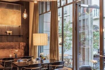 ホテル NH Bern The Bristol