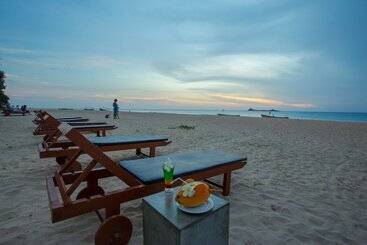 هتل Nilaveli Beach