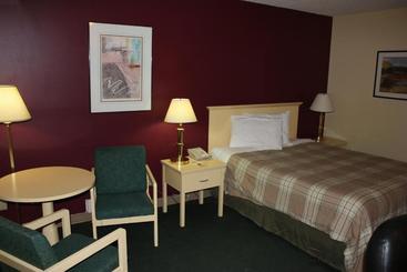 هتل Northwoods Inn & Suites