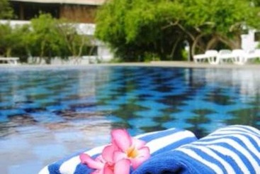 هتل Peacock Beach Resort & Spa