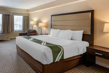 בית מלון כפרי Quality Inn Airport West