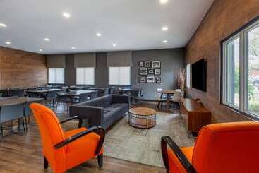 בית מלון כפרי Quality Inn Airport West