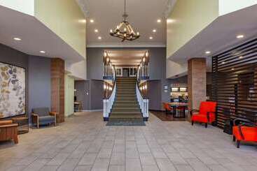 בית מלון כפרי Quality Inn Airport West