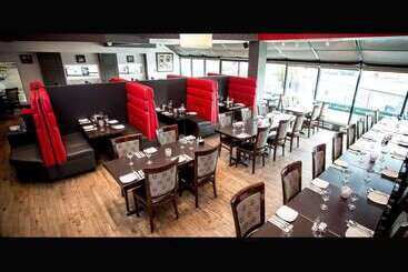 هتل Quality Inn And Suites Brossard