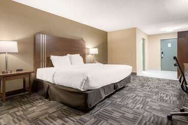 בית מלון כפרי Quality Inn & Conference Centre