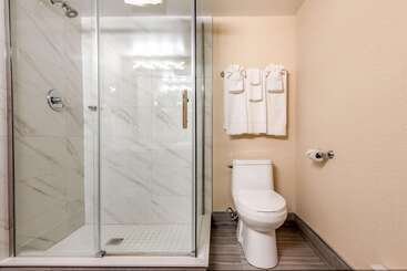 هتل Quality Inn & Suites