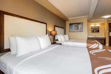 هتل Quality Inn & Suites