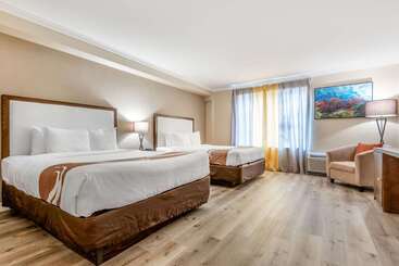 هتل Quality Inn & Suites