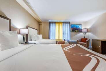 هتل Quality Inn & Suites