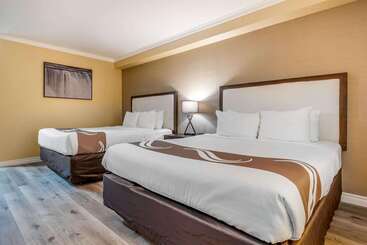 هتل Quality Inn & Suites