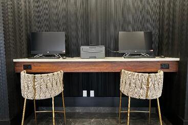 هتل Radisson Blu Vancouver Airport