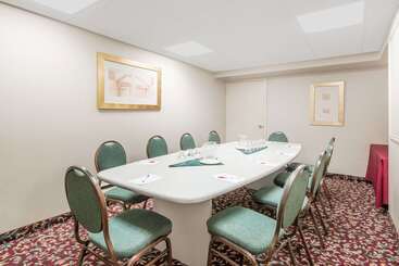 هتل Ramada By Wyndham London