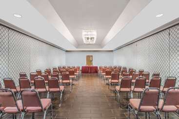 هتل Ramada By Wyndham London