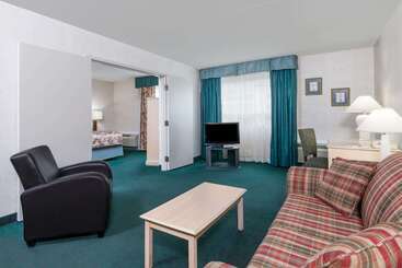 هتل Ramada By Wyndham London