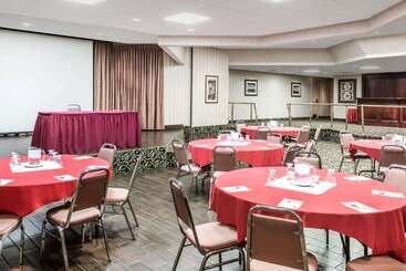 هتل Ramada By Wyndham London