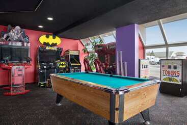 هتل Ramada By Wyndham Niagara Falls Near The Falls