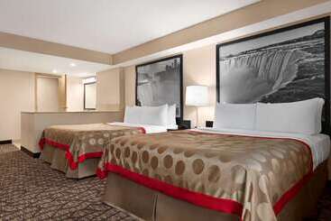 هتل Ramada By Wyndham Niagara Falls Near The Falls