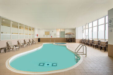 هتل Ramada By Wyndham Niagara Falls Near The Falls