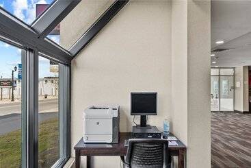 هتل Ramada By Wyndham Niagara Falls Near The Falls