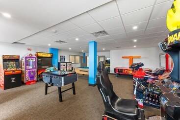 هتل Ramada By Wyndham Niagara Falls Near The Falls