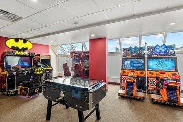 هتل Ramada By Wyndham Niagara Falls Near The Falls