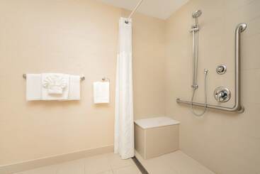 هتل Ramada By Wyndham Niagara Falls Near The Falls