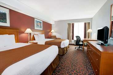 هتل Ramada By Wyndham Niagara Falls/fallsview