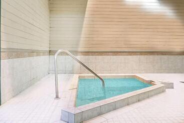 هتل Ramada By Wyndham